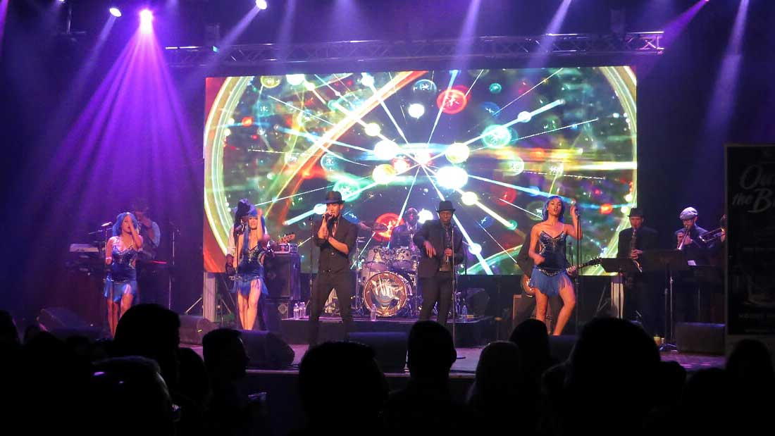 Liquid Blue Performs Live at Chicago Illinois Corporate Event